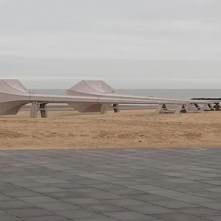 Beachfront In For 6