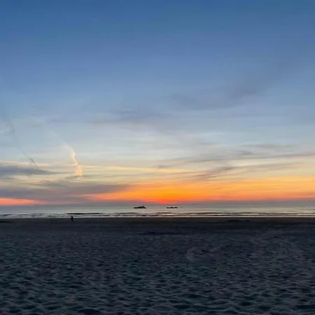 Διαμέρισμα Beachfront In For 6 *